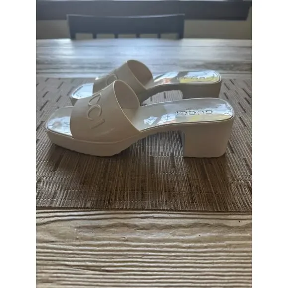 Gucci logo rubber slide sandal - Picture 2 of 6